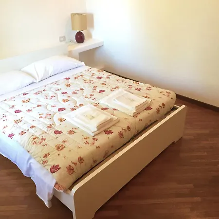 Villa Berceto ゲストハウス *
